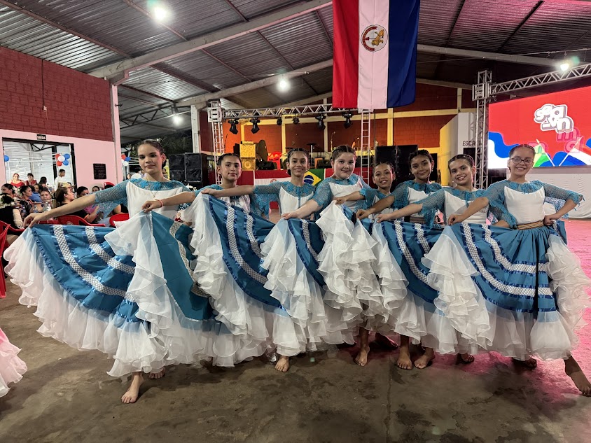 Cultura Paraguaia agitou Caracol no último sábado Cultura Paraguaia agitou Caracol no último sábado