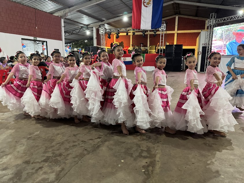 Cultura Paraguaia agitou Caracol no último sábado Cultura Paraguaia agitou Caracol no último sábado