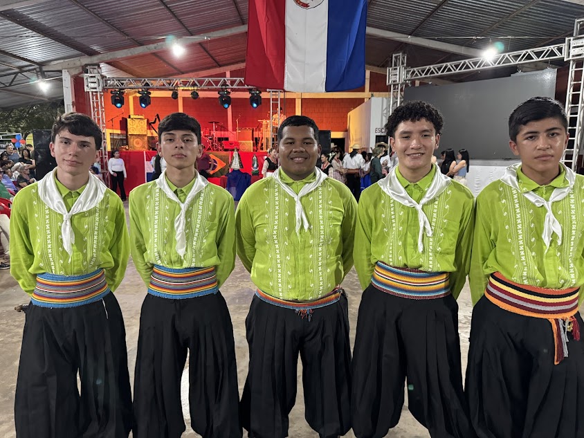 Cultura Paraguaia agitou Caracol no último sábado Cultura Paraguaia agitou Caracol no último sábado