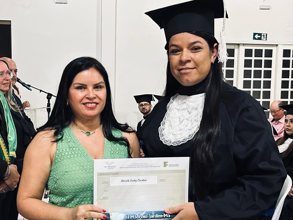 Caracol celebra formatura da primeira turma do Curso Técnico em Administração do Instituto Federal